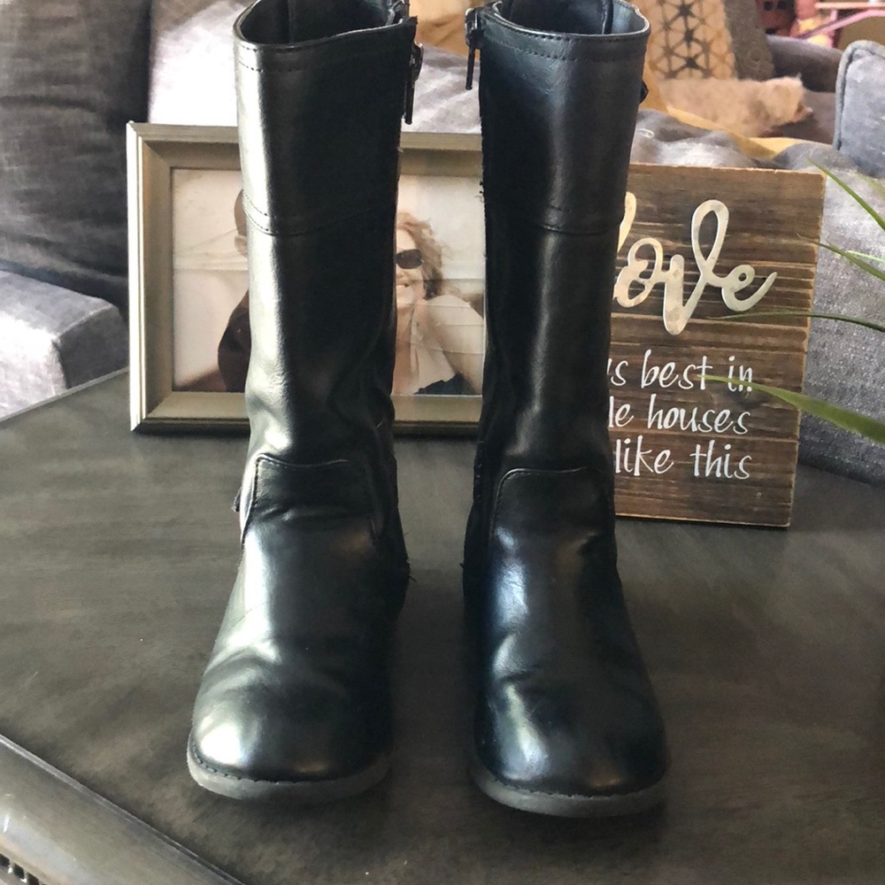 Black boots